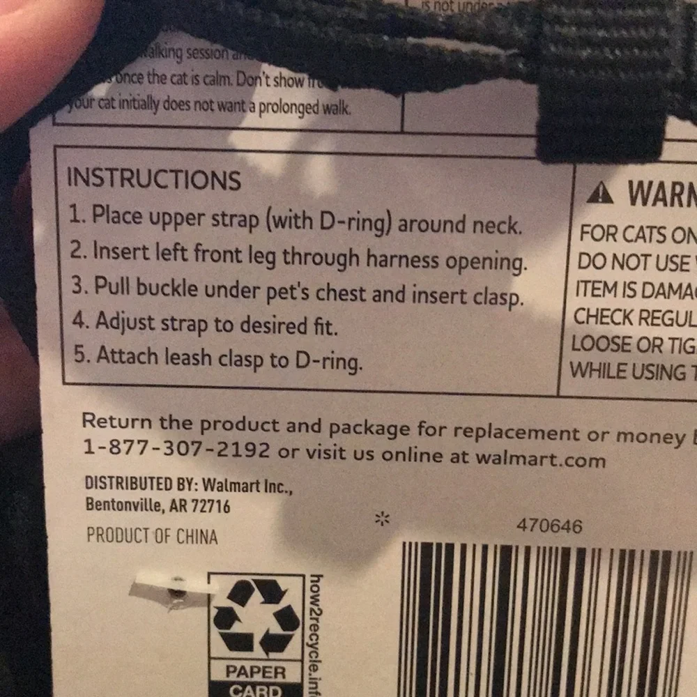 Vibrant life black and white harness and leash for cats. NWT